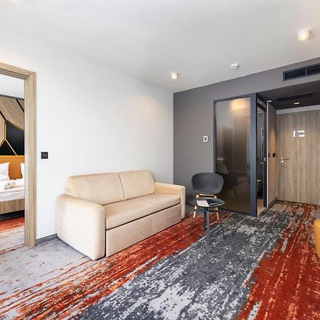 מטרפורד Avar Hotel מראה חיצוני תמונה