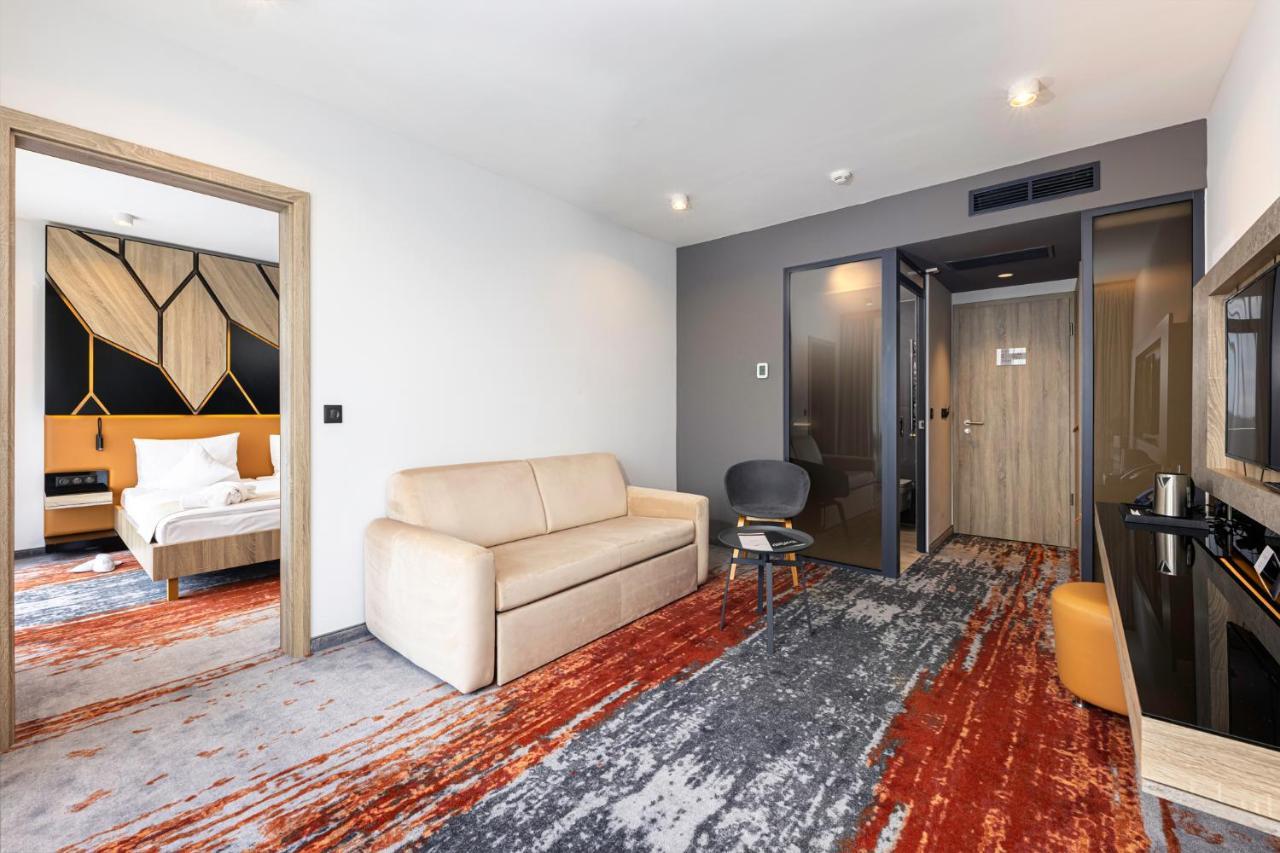 מטרפורד Avar Hotel מראה חיצוני תמונה