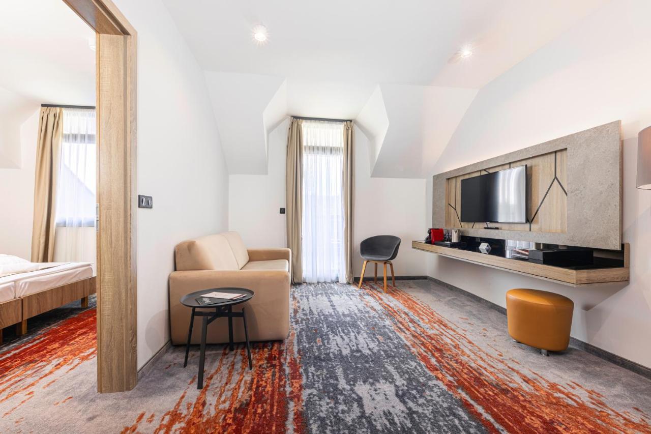 מטרפורד Avar Hotel מראה חיצוני תמונה