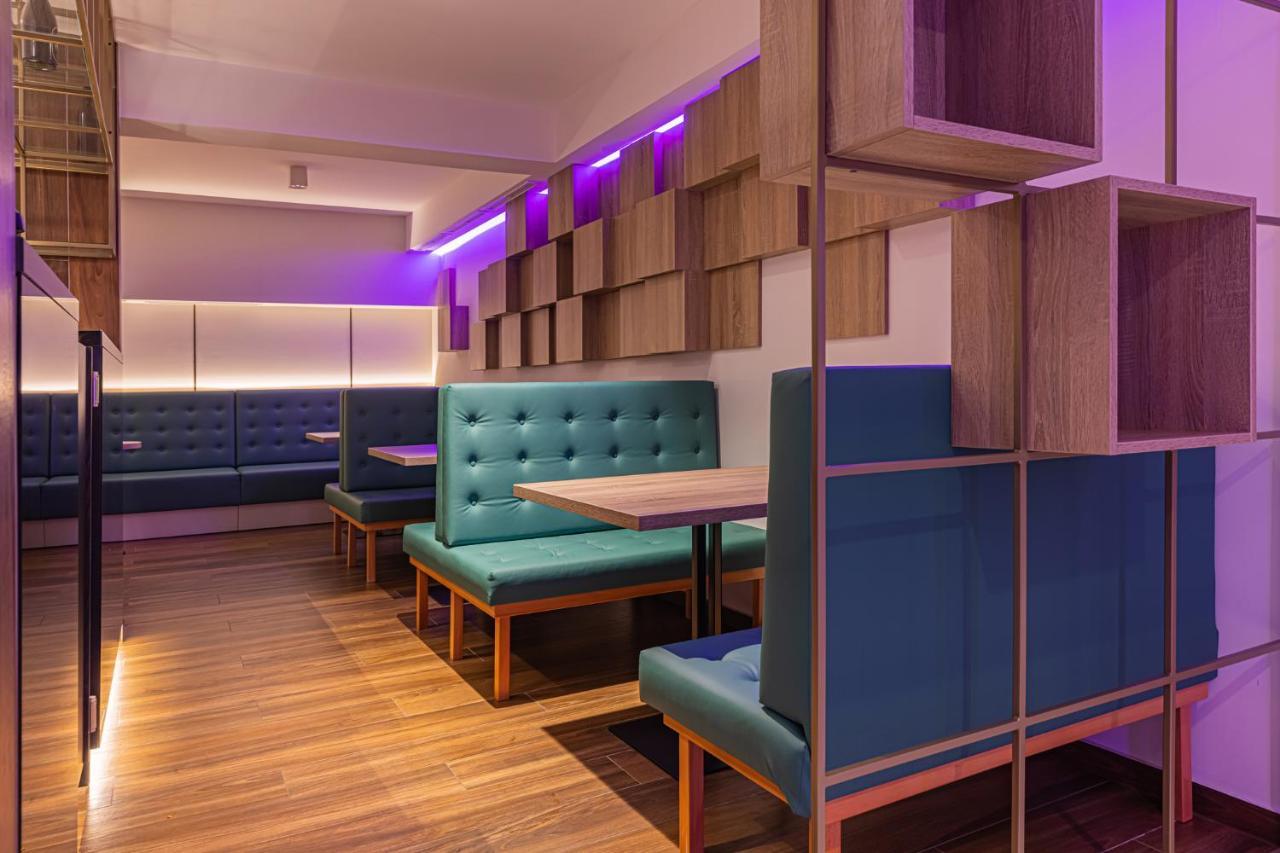 מטרפורד Avar Hotel מראה חיצוני תמונה