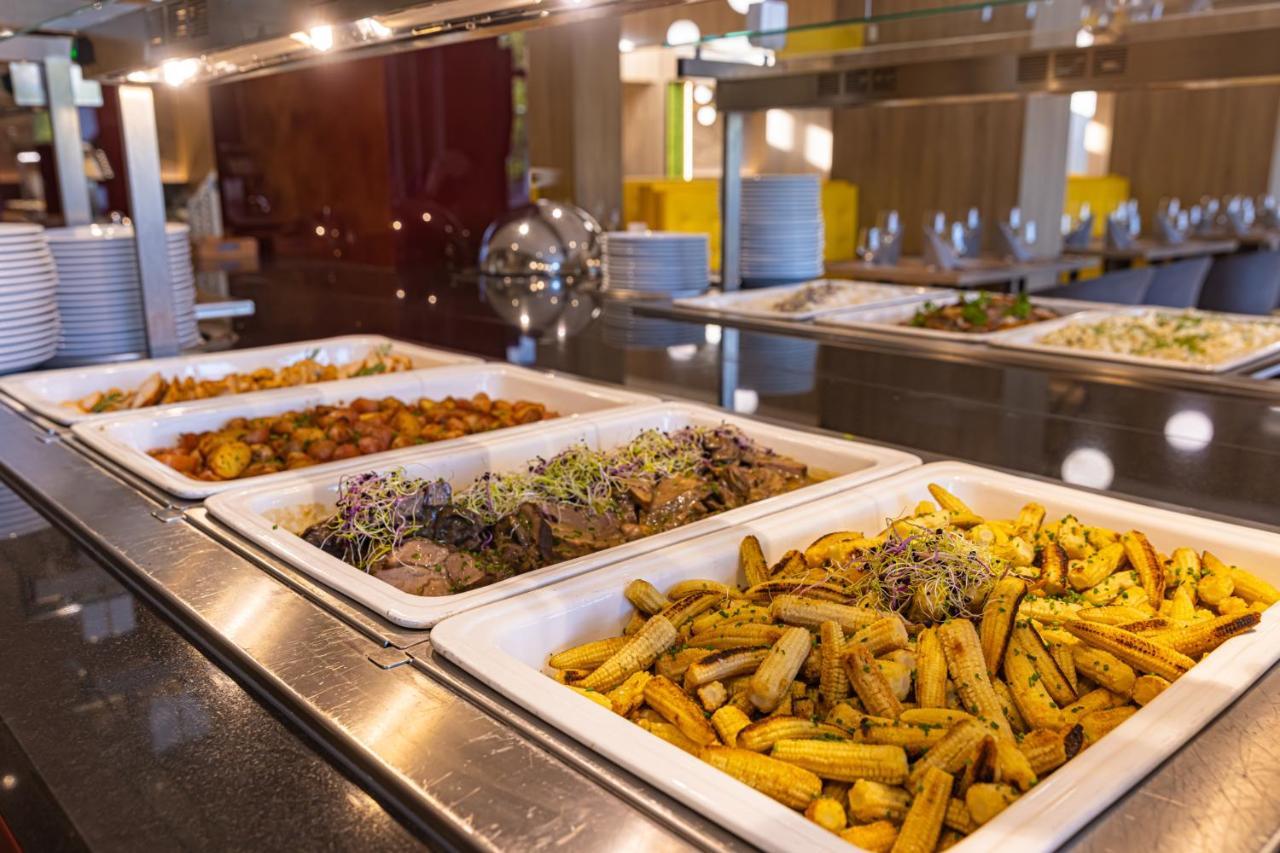 מטרפורד Avar Hotel מראה חיצוני תמונה