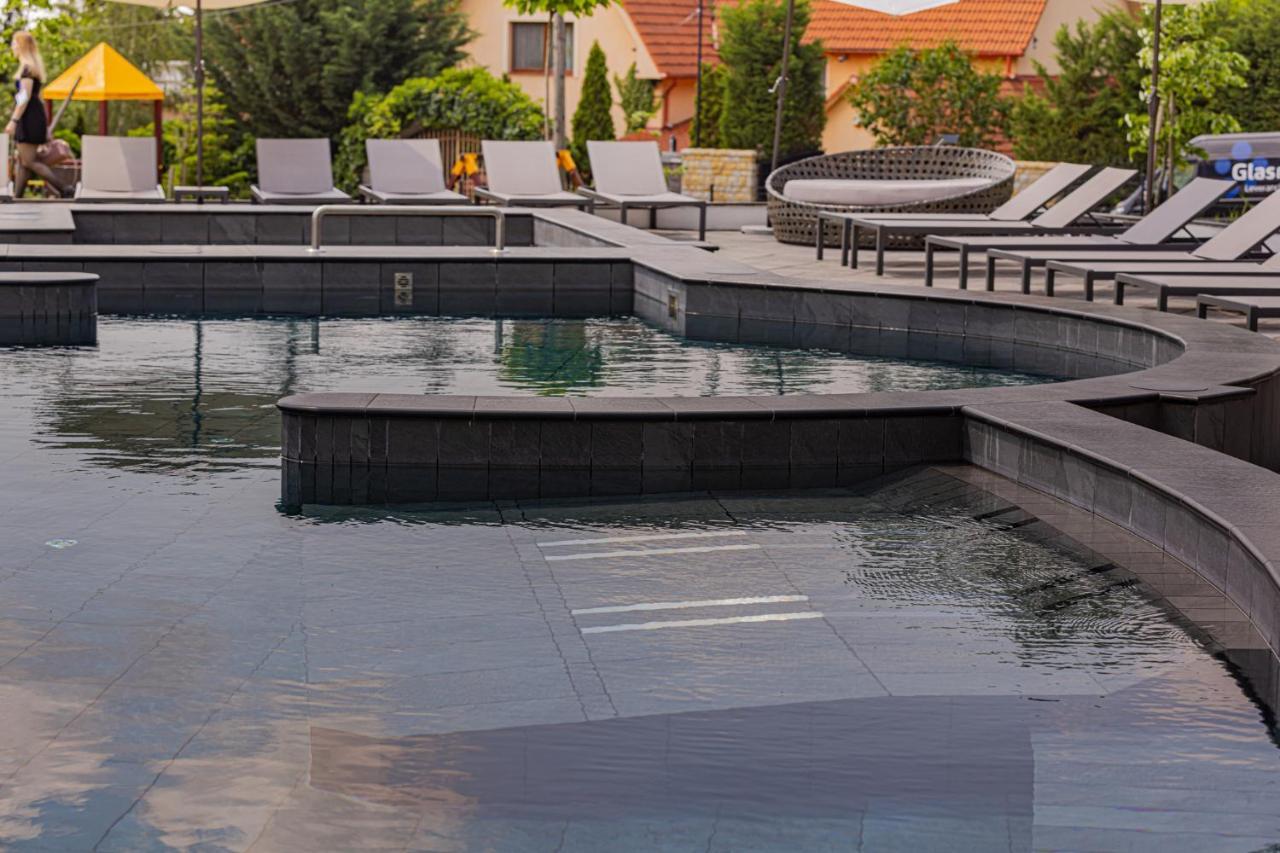 מטרפורד Avar Hotel מראה חיצוני תמונה