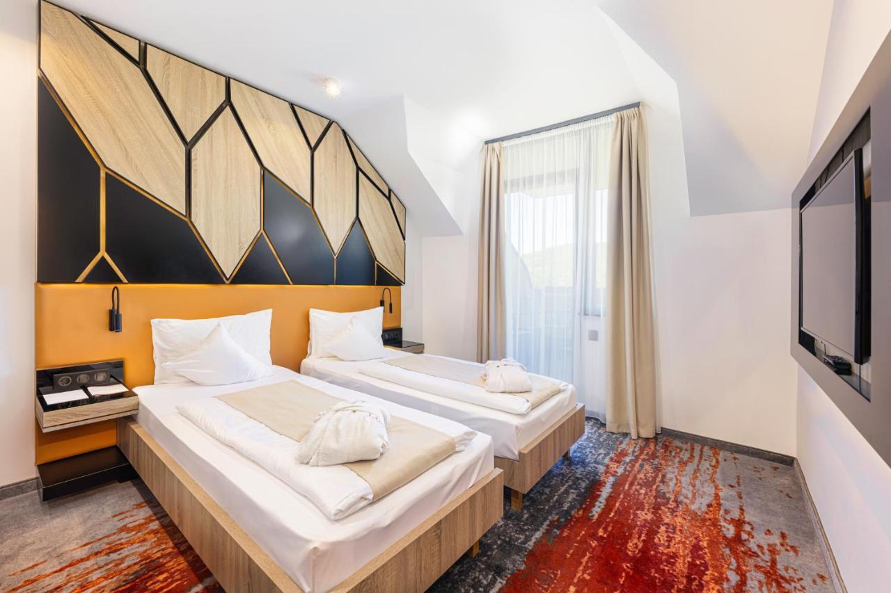 מטרפורד Avar Hotel מראה חיצוני תמונה