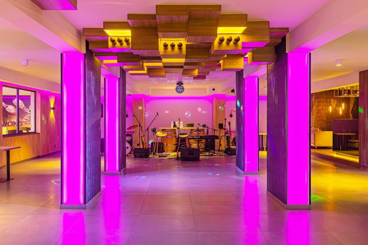 מטרפורד Avar Hotel מראה חיצוני תמונה