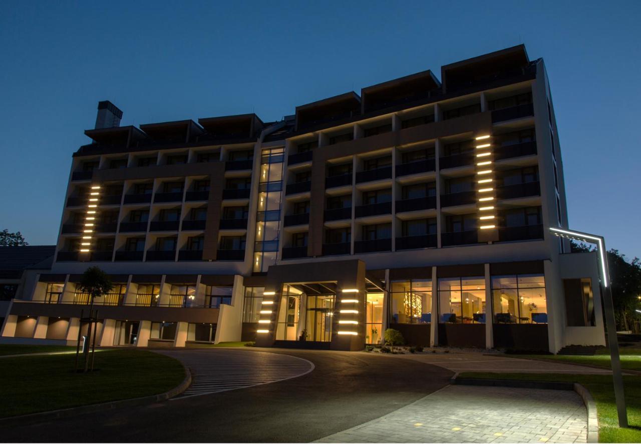 מטרפורד Avar Hotel מראה חיצוני תמונה