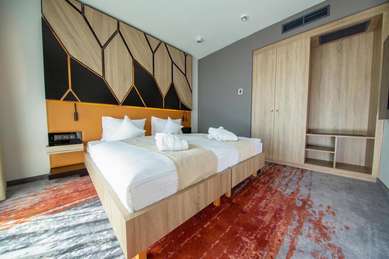מטרפורד Avar Hotel מראה חיצוני תמונה