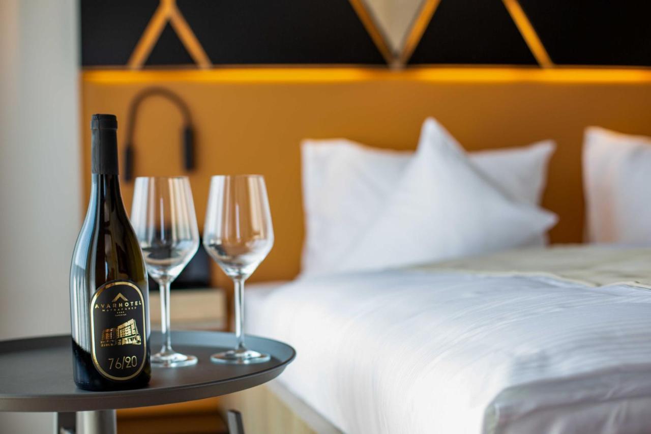 מטרפורד Avar Hotel מראה חיצוני תמונה